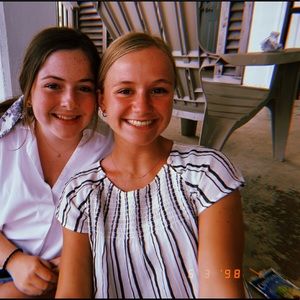 Meet your Posher, Claire